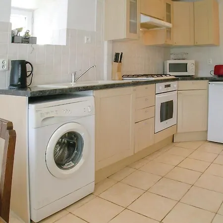 Ferienhaus Stunning In L'Hermenault